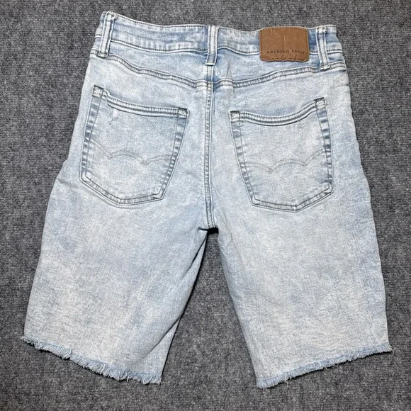American Eagle Mens Denim Bermuda Short Size 28 Distressed Light Wash 10" Inseam - Picture 4 of 9
